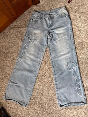 Pacsun Light Blue Wide-Leg Women's Jeans with Embroidered Bow Detail sz 28